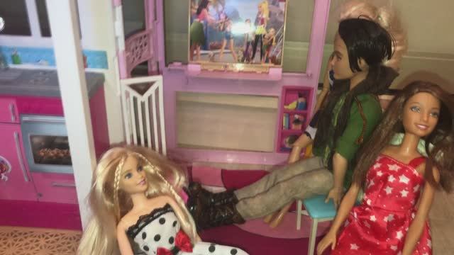 Начало сериала «барби и её приключения 1 серия