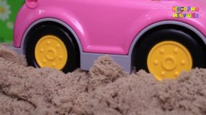 Видео для детей с игрушками. Игрушечные мультики про машинки - Спешка! Развивающие мультфильмы