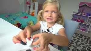 СОФУНЬЯ ШАЛУНЬЯ - СОФИЯ КАК МАМА. КУПИЛА САМА КОСМЕТИКУ.