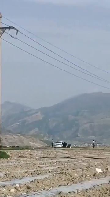 ИРАН. ПОЛИЦИЯ ОБСТРЕЛИВАЕТ АМЕРИКАНСКИЕ ВЕРТОЛЕТЫ.