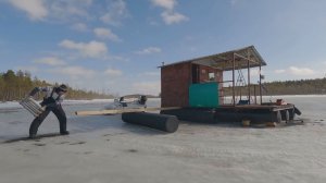Как я построил дом на воде на таёжном озере.