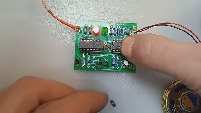 Комплект для пайки-сигнальное устройство.