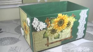 Декор картонной коробки подсолнухами .