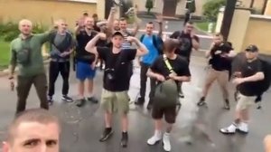 19 украинцев успешно сбежали в Румынию,
🇺🇦🏃➡️🇷🇴 "Граждане-ухилянты! Свобода!"