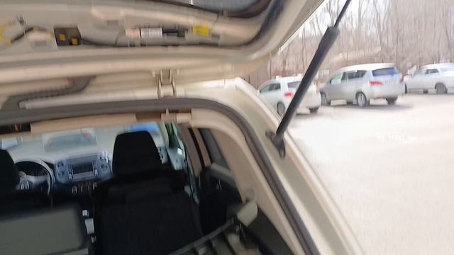 Volkswagen Tiguan 5N, установка камеры заднего вида.