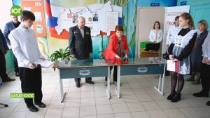 Две парты - два героя. В Шушенской школе №1 увековечили память о выпускниках, погибших на СВО