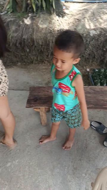 Булки мнём с утра:) #жизньнафилиппинах #семьявместе #филиппины