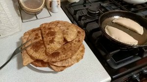 Чебуреки.