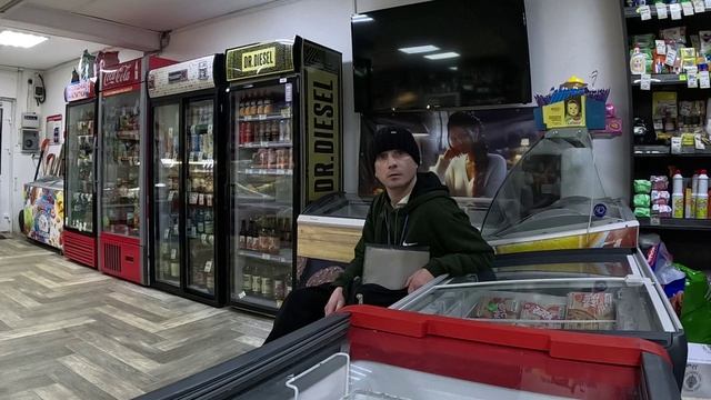 Пожизненный отпуск,курсы развода продавца в магазине,побирается на кладбище,это не мозжечок,лентяй' смотреть онлайн