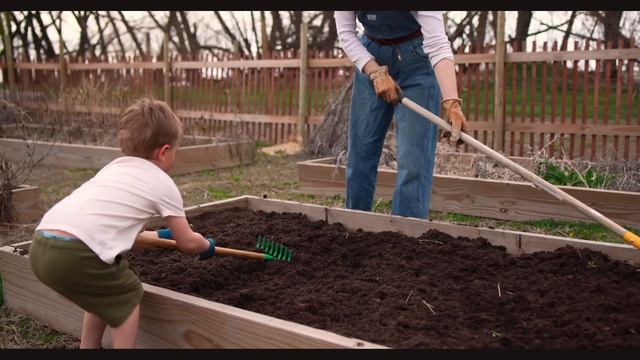 Underatinroof. 2025. шпинатный киш пасхальное печенье и украшение яиц
