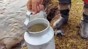 Однодневный пир из мяса яка с семьей пастухов-яков в Монголии .