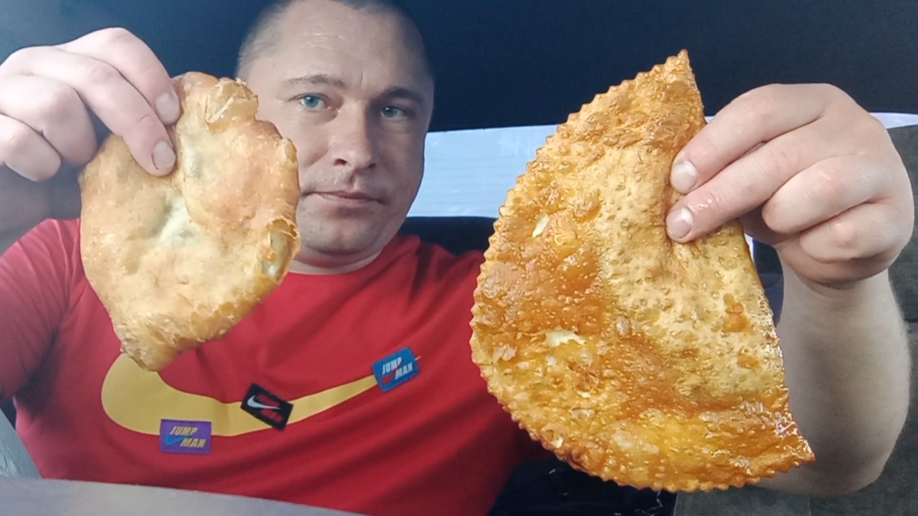 мукбанг/обжорыч/чебуреки и беляши, Кока-Кола/