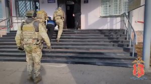 В Железногорске при обыске в квартире поджигателя иномарки полицейские обнаружили наркоферму