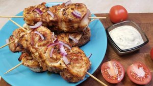 Проверил популярный рецепт куриных рулетиков — немного доработал и теперь готовлю вместо шашлыка