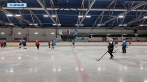 Хоккеисты Мирнинского района борются за право сыграть на чемпионате Якутии