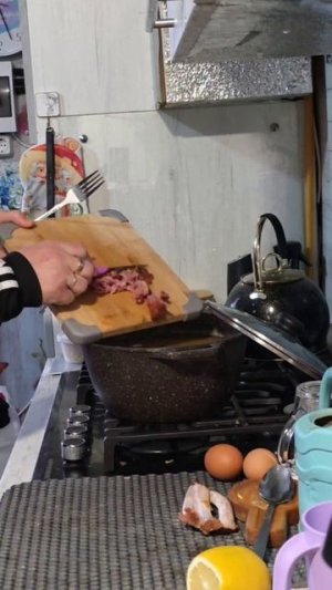 Варил гороховый суп на конечностях 🤤Ох и вкусно же получилось 😋  #гороховыйсуп #гороховец