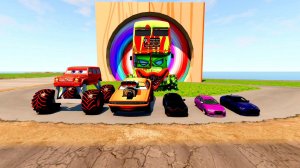 Большие и маленькие автобусы-монстры на гигантских колёсах