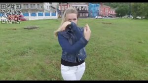 Красивая девушка на воде