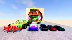 Большие и маленькие автобусы-монстры на гигантских колёсах