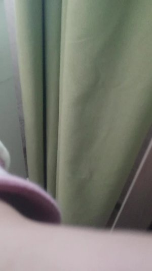 я заперла Софию в шкафу