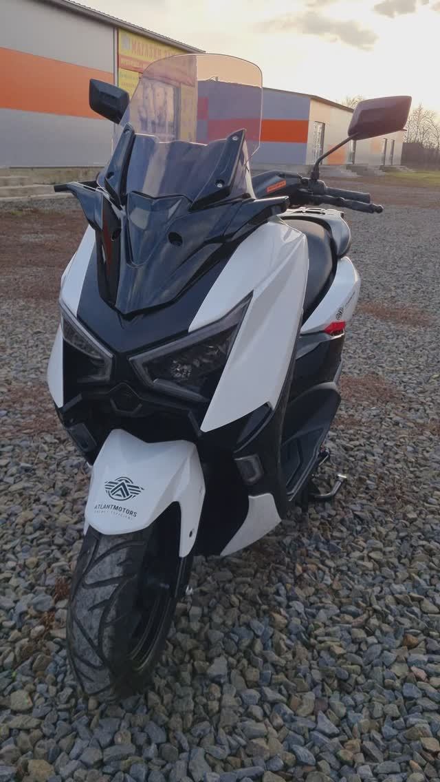 GT1000 - максискутер от 