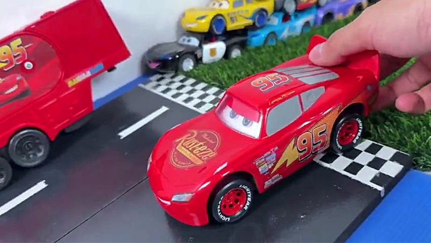 Мультики про машинки для детей и малышей. Молния Маккуин, Тоу Мэтр, Док Хадсон, Салли Каррера, Мак