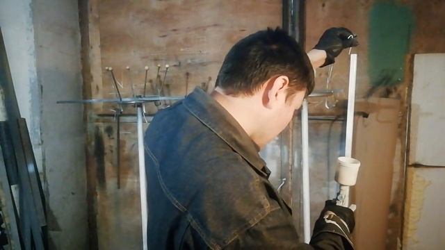 Окрашивание Т образной стойки акриловой краской с отвердителем