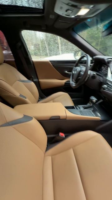 Обзор Lexus ES200