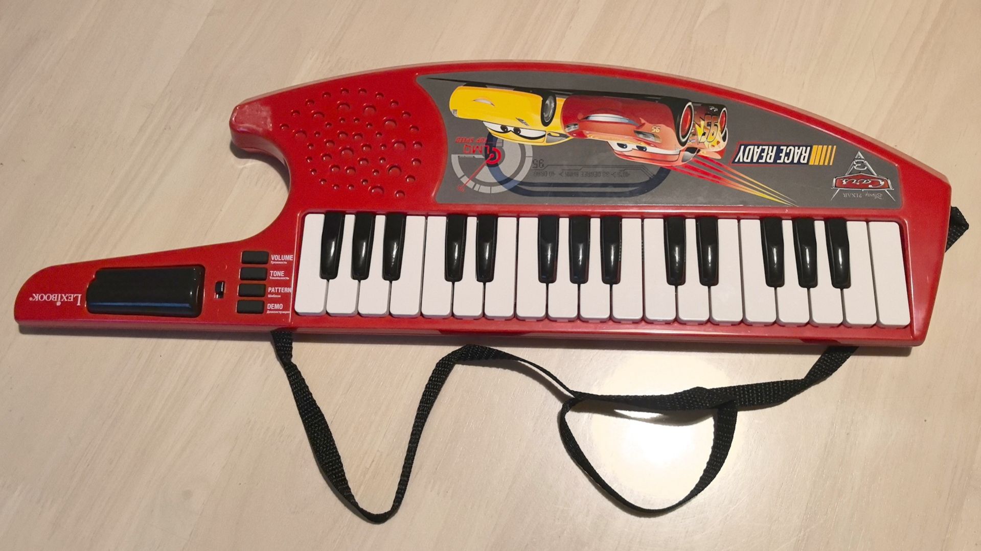 Lexibook K280DC - обзор детской клавитары (keytar)