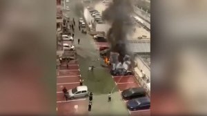 كريات آتا.. اندلاع حرائق في سيارات جراء سقوط مقذوفات من صاروخ إيراني انشطاري