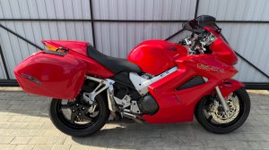 Обзор мотоцикла vfr800 abs, 2004 год.