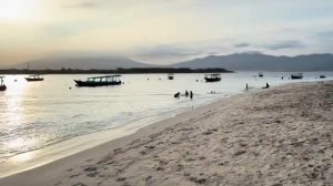 Беженец🇮🇩Бали. ГИЛИ. ВСТРЕЧАЕМ РАССВЕТ. ДЕФЕКАЦИЯ И ПРИВАТНОСТЬ КОТА. РФ ОТКЛЮЧАЮТ ОТ СОЦСЕТЕЙ