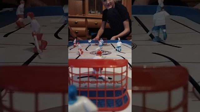 Лучшие удары и самые результативные забросы в ворота настольного хоккея