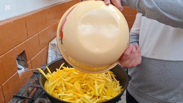 Плов 2,5 кг для соседей,где прошли похороны готовит Мурад.#284