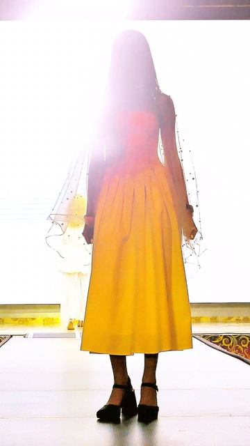 Подиум Тамилы