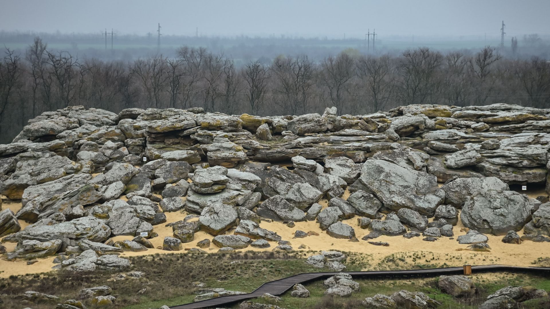«Агни наблюдает за семиглавым на пупе земли». Что скрывает Каменная Могила?