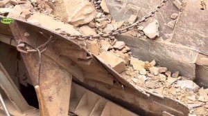 Строительство, дробление щебёнки