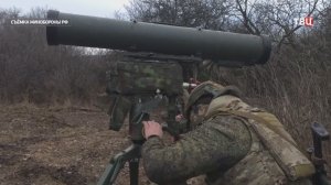 Российский "Град" уничтожил бронетехнику ВСУ, скрытую в промышленных ангарах