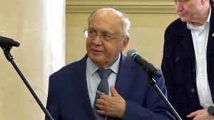 Поздравления с днем рождения принимает Виктор Садовничий.