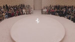 Показ женской коллекции Ferrari осень-зима 2026-2027 - 4К