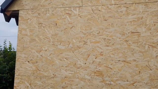 Мы зашили баньку ОСБ снаружи.