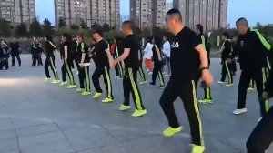 Танцуй пока молодой. Музыка танец глаз не оторвать. Смотри слушай кайфуй