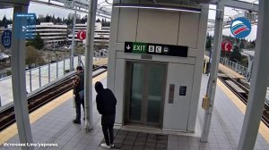 Кадры нападения: мужчина толкнул незнакомца на рельсы