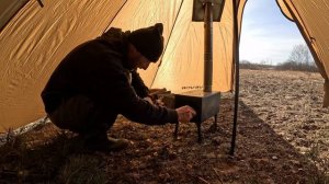 Рыбалка на лодке и отдых в палатке у реки