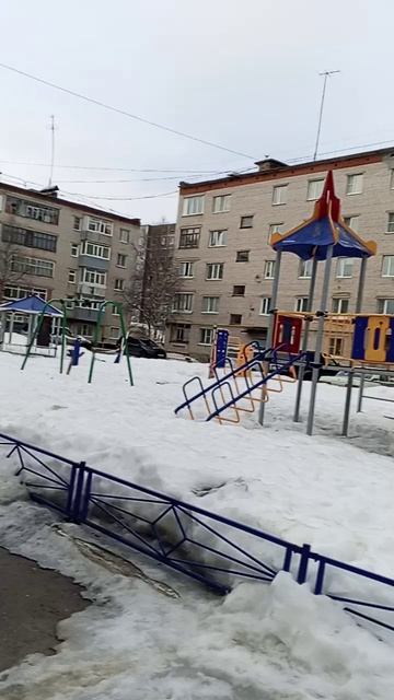 Сугробы детям...