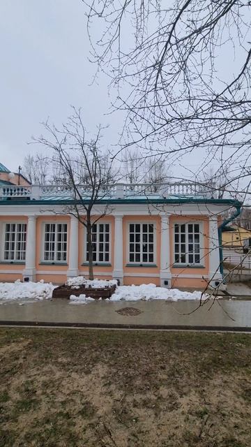 Служебный корпус Воронцовской усадьбы в Москве