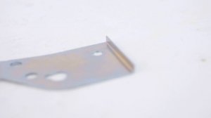 Кронштейн электропривода блокировки лючка наливной горловины топливного бака Lada Ves Код: 27606