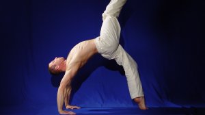 2. Растяжки - Йоговский метод - мостик.