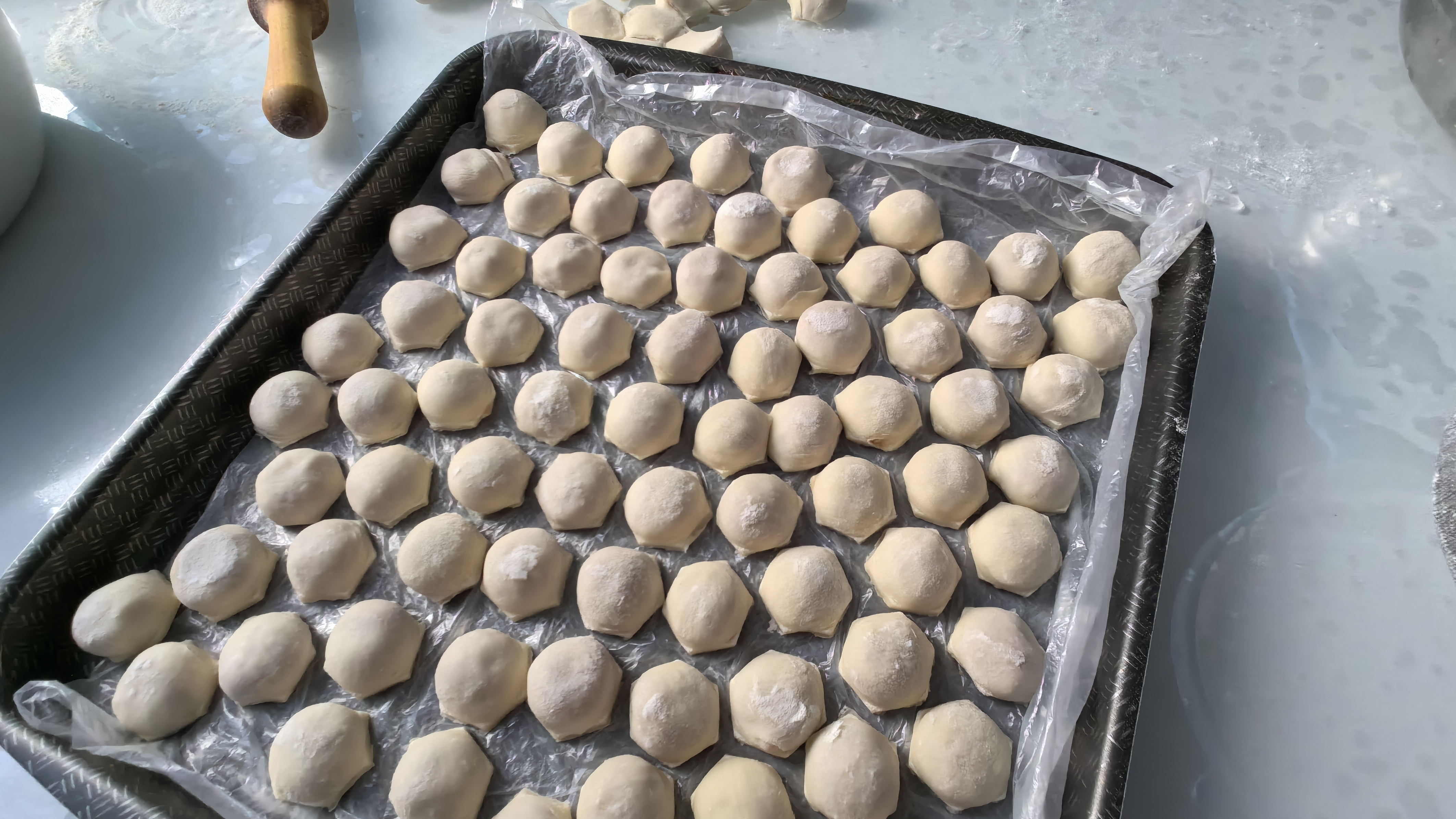 Пельменный вечер: мука, фарш и уют.