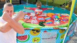 СОФУНЬЯ ШАЛУНЬЯ - СОФИЯ В БАССЕЙНЕ С ПОП ИТАМИ. 100 POP IT .